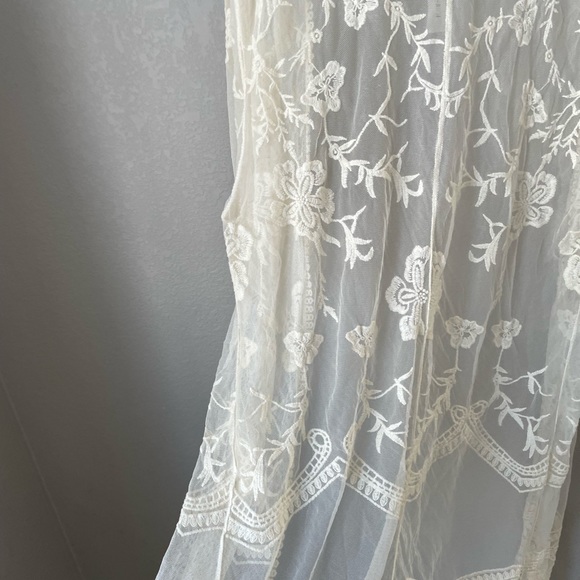 Icing Cream Lace Robe. Size OS - Picture 6 of 11